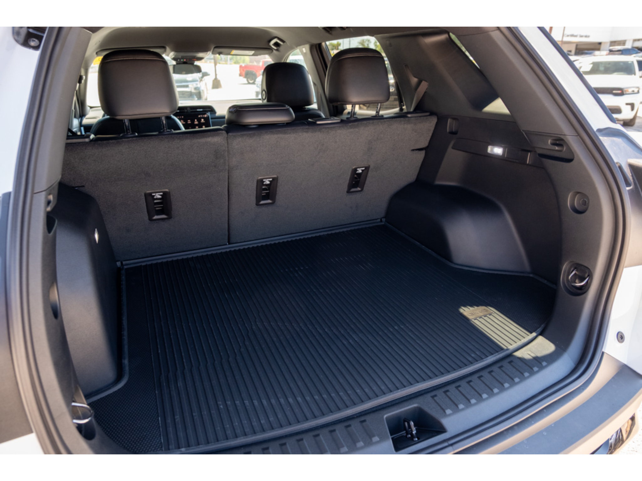 New 2027 GMC Terrain Elevation w/ Elevation Premium Package FWD image 32