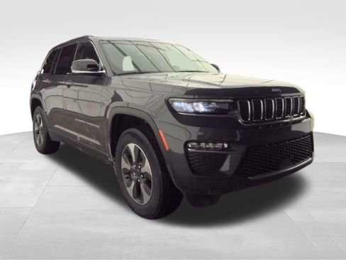 Used 2022 Jeep Grand Cherokee Limited 4xe image 8