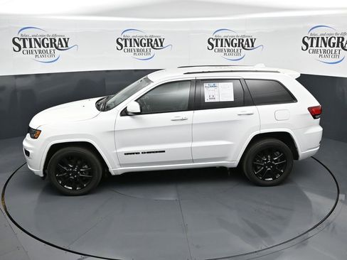 Used 2021 Jeep Grand Cherokee Laredo X image 12