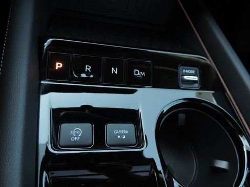 Certified 2025 Nissan Murano Platinum w/ Cargo Package image 27