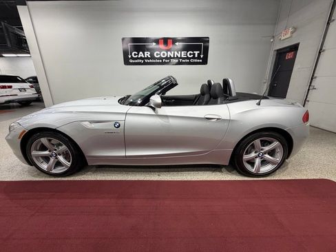 Used 2011 BMW Z4 sDrive30i RWD image 17