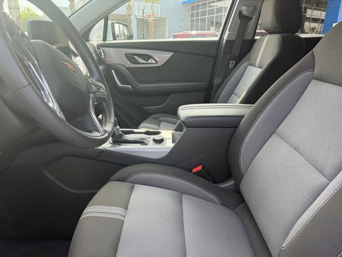Used 2025 Chevrolet Blazer LT FWD image 8