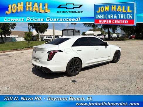 Used 2022 Cadillac CT4 V w/ Technology Package RWD image 12