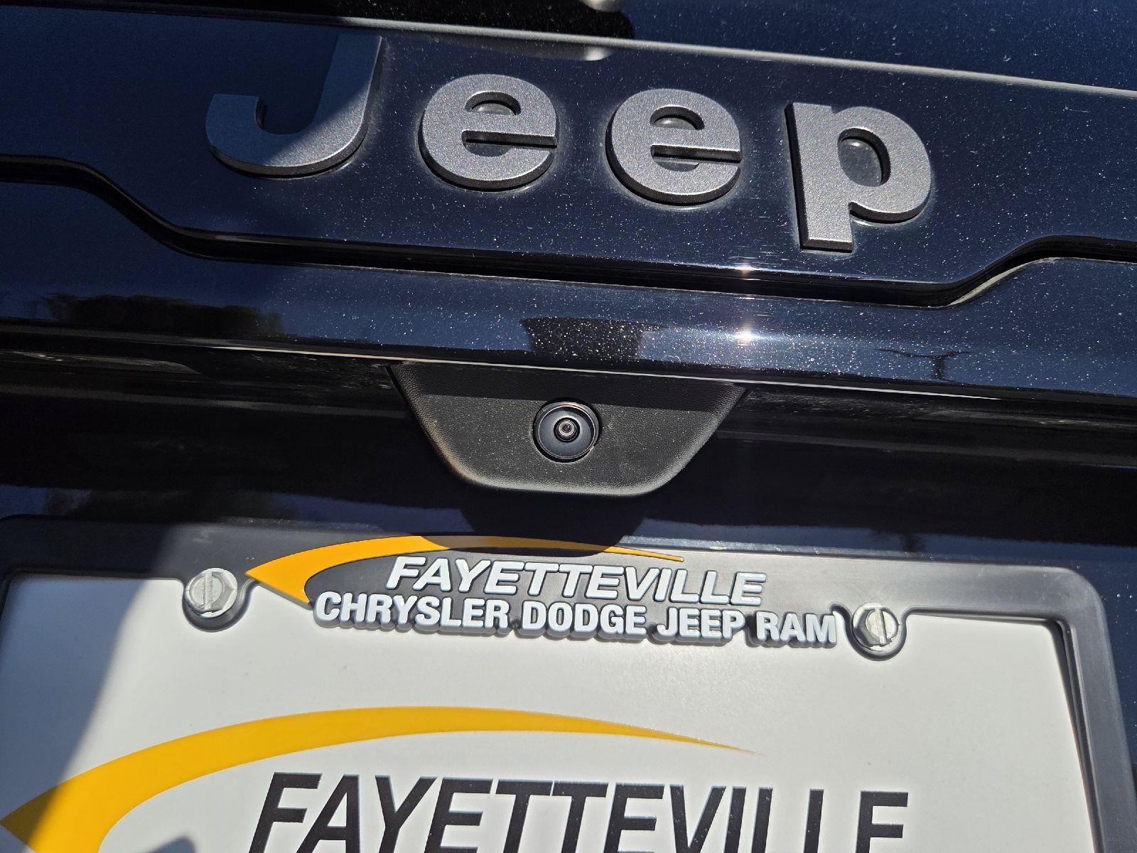 Used 2026 Jeep Cherokee Limited AWD/4WD image 32
