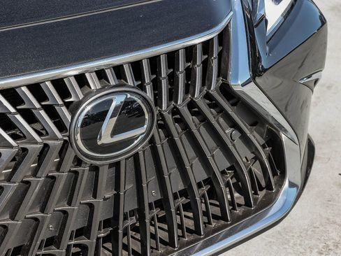 Used 2025 Lexus ES 300h w/ Premium Package FWD image 11