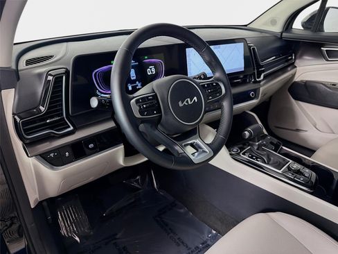 Certified 2023 Kia Sportage EX FWD image 9