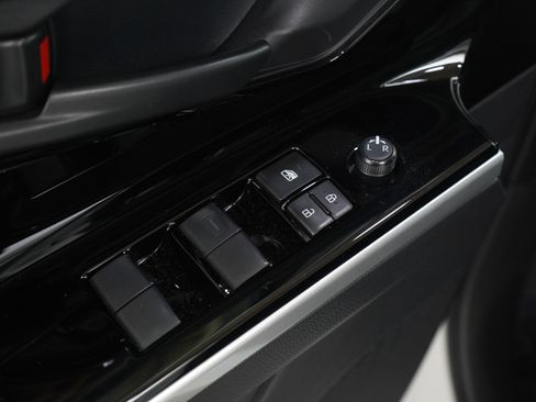 Used 2024 Toyota bZ4X XLE image 21