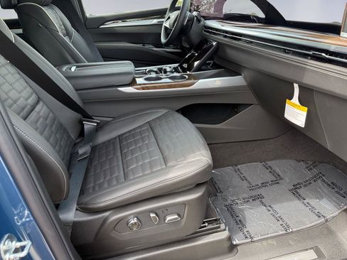 New 2026 Cadillac Escalade Platinum Sport AWD/4WD image 13