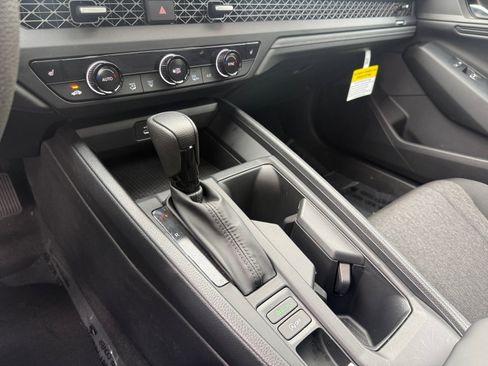 Certified 2025 Honda Accord SE image 13