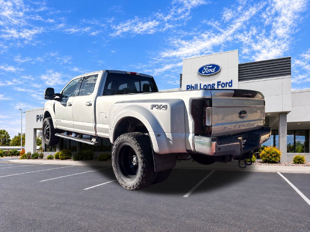 Used 2017 Ford F350 Lariat w/ Lariat Ultimate Package AWD/4WD image 5