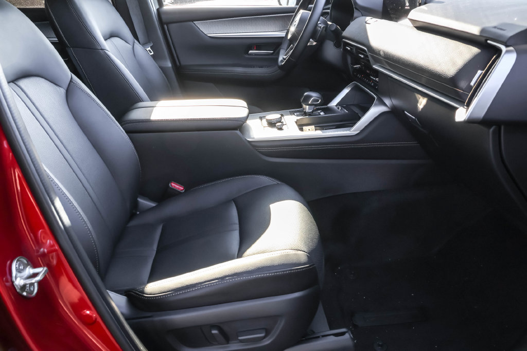 Used 2025 MAZDA CX-70 3.3 Turbo w/ Premium Package AWD/4WD image 39