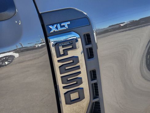 New 2026 Ford F250 XLT w/ XLT Premium Package image 12
