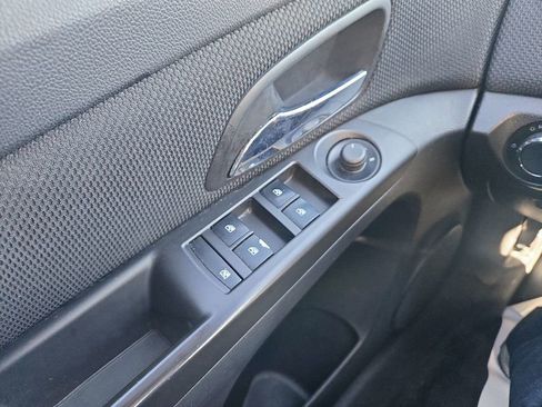 Used 2014 Chevrolet Cruze LT image 22