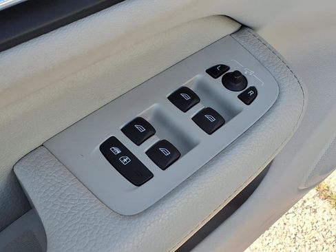 Used 2020 Volvo S60 T5 Momentum w/ Protection Package Premier image 12