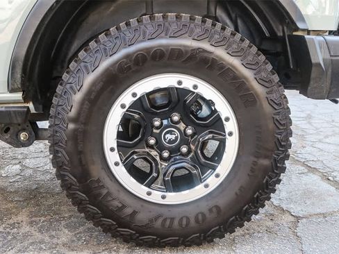 Used 2022 Ford Bronco Badlands w/ Sasquatch Package image 12