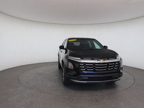 Used 2025 Chevrolet Equinox LT FWD image 30