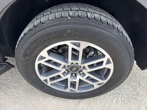 Used 2025 Ford Expedition Active AWD/4WD image 31