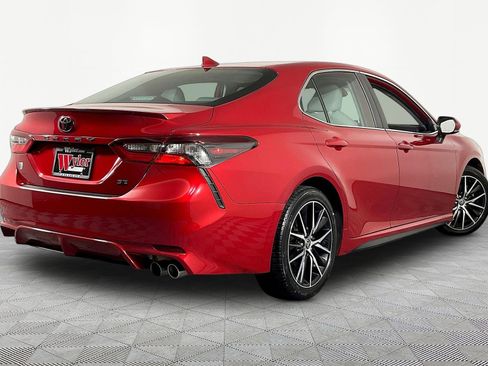 Used 2021 Toyota Camry SE w/ Cold Weather Package FWD image 6