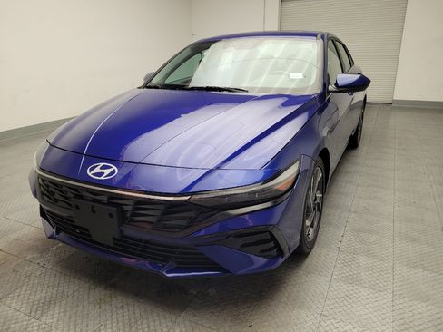 Used 2025 Hyundai Elantra SEL FWD image 15
