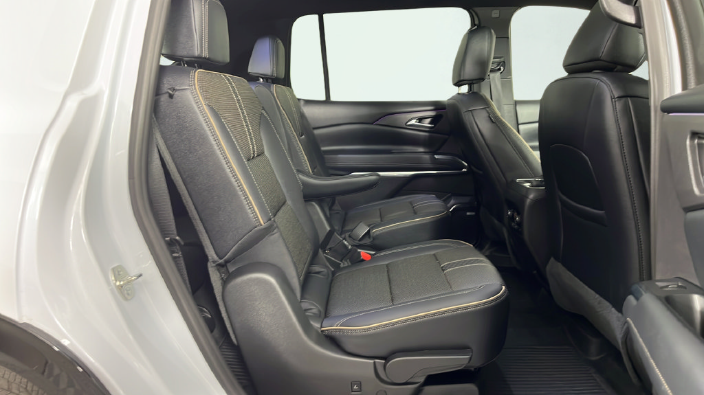 Used 2026 Chevrolet Traverse High Country w/ LPO, Floor Liner Package AWD/4WD image 18