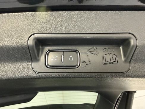 Used 2023 Ford Explorer Platinum w/ Technology Package image 46