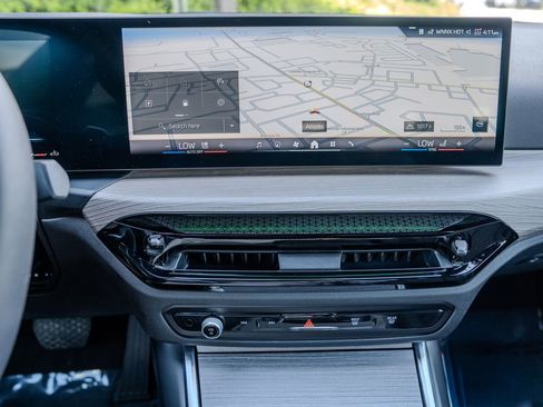 Used 2026 BMW 330i Sedan image 10