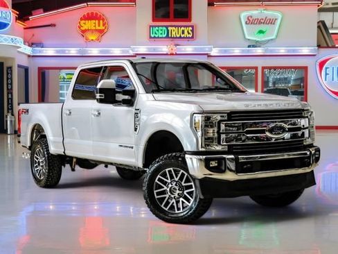 Used 2017 Ford F250 Lariat w/ Lariat Value Package AWD/4WD image 1