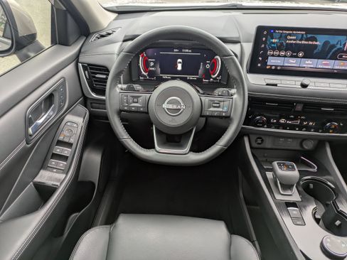 Certified 2024 Nissan Rogue SL w/ SL Premium Package image 18