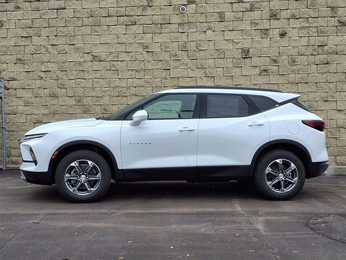 New 2026 Chevrolet Blazer LT w/ Convenience Package FWD image 2