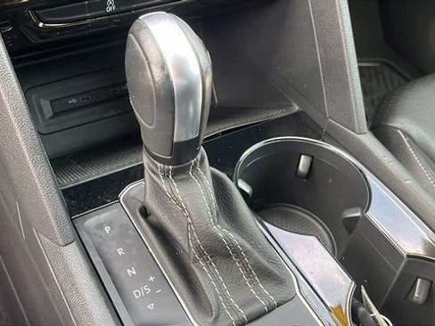 Used 2023 Volkswagen Atlas SE image 18