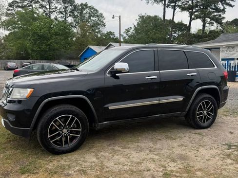 Used 2012 Jeep Grand Cherokee Overland image 4