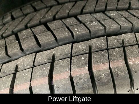 Used 2025 Toyota Sienna XLE image 13