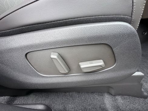 New 2026 Kia Carnival EX FWD image 23