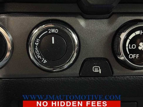 Used 2016 Toyota Tacoma TRD Sport image 31