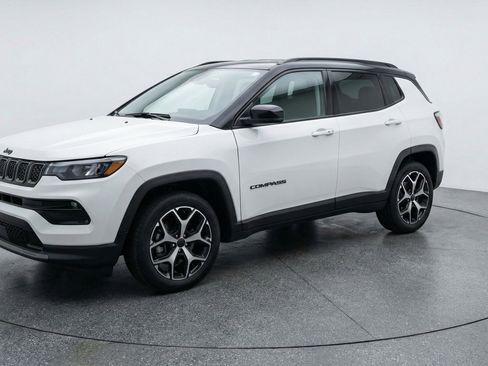 Used 2025 Jeep Compass Limited AWD/4WD image 3