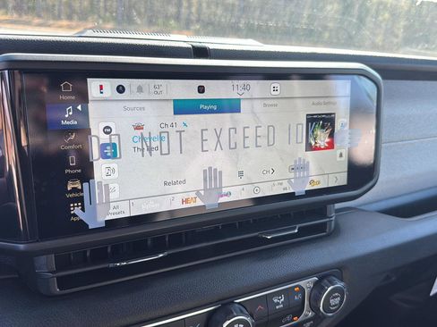 New 2025 Jeep Gladiator Sport image 19