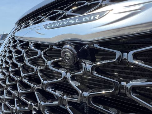 New 2025 Chrysler Pacifica Select w/ Uconnect Theater Family Group image 12