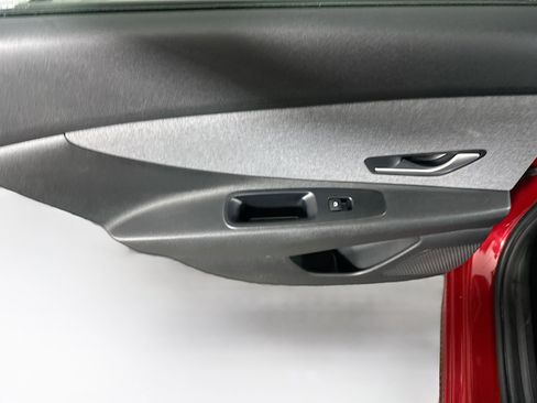 Used 2024 Hyundai Elantra Limited image 26