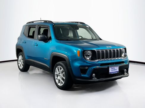 Used 2022 Jeep Renegade Latitude w/ Convenience Group AWD/4WD image 3
