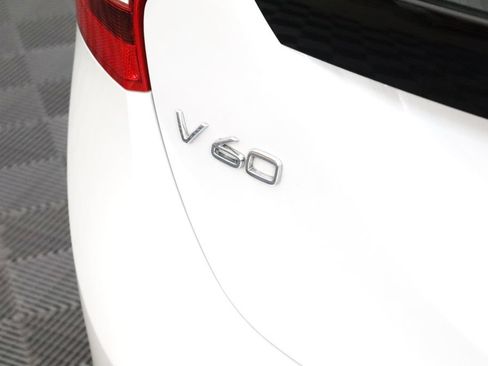 Used 2015 Volvo V60 T6 R-Design Platinum w/ Climate Package AWD/4WD image 7