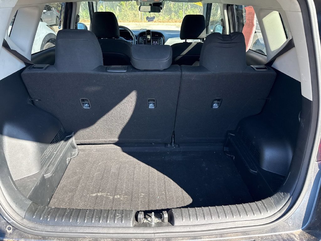 Used 2022 Kia Soul LX w/ Technology Package FWD image 13
