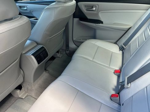 Used 2017 Toyota Camry XLE w/ Moonroof Package FWD image 13