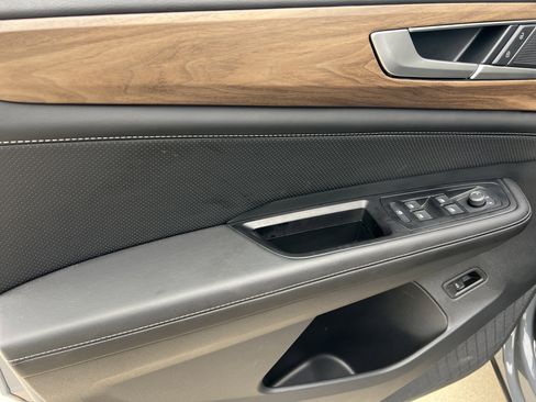 Certified 2025 Volkswagen Atlas SE w/ Panoramic Sunroof Package FWD image 13