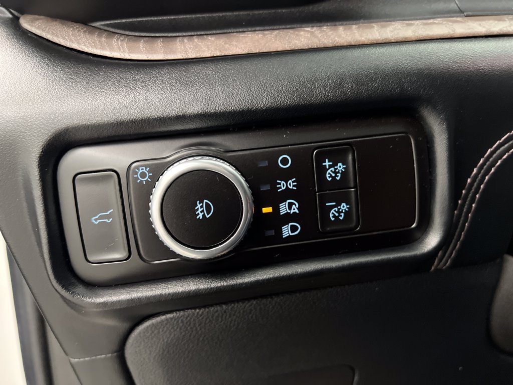 Used 2023 Ford Explorer Platinum w/ Technology Package AWD/4WD image 57