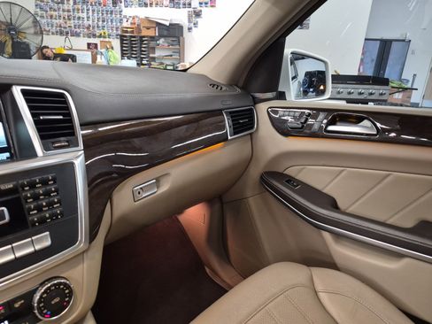 Used 2014 Mercedes-Benz GL 450 4MATIC image 23