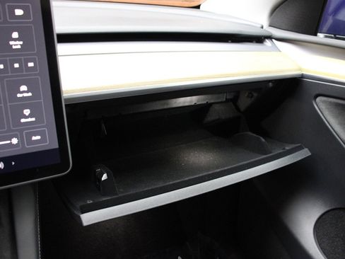 Used 2023 Tesla Model Y Long Range image 19