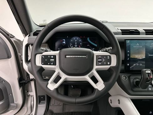 New 2026 Land Rover Defender 110 X-Dynamic SE AWD/4WD image 23