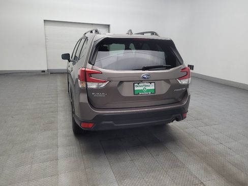 Used 2022 Subaru Forester Premium AWD/4WD image 6