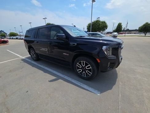 Used 2021 GMC Yukon XL AT4 w/ Rear Media and Nav Package AWD/4WD image 7