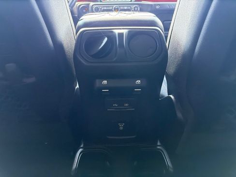 Used 2018 Jeep Wrangler Unlimited Rubicon AWD/4WD image 20